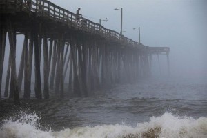 Hurricane delays American Independence Day celebration - ảnh 1